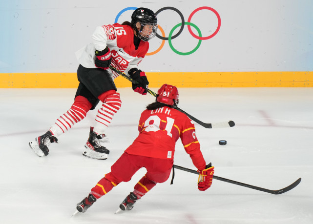 北京冬奥会冰球女子小组赛中国队对阵日本队2