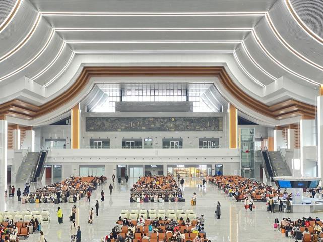 建议旅客提前2小时到站高铁潮汕站迎来春运节后返程高峰