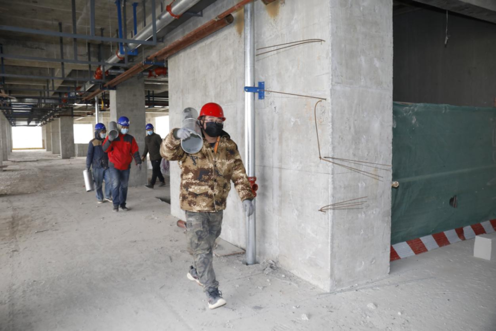 铆足虎劲高新区项目春节建设不断档