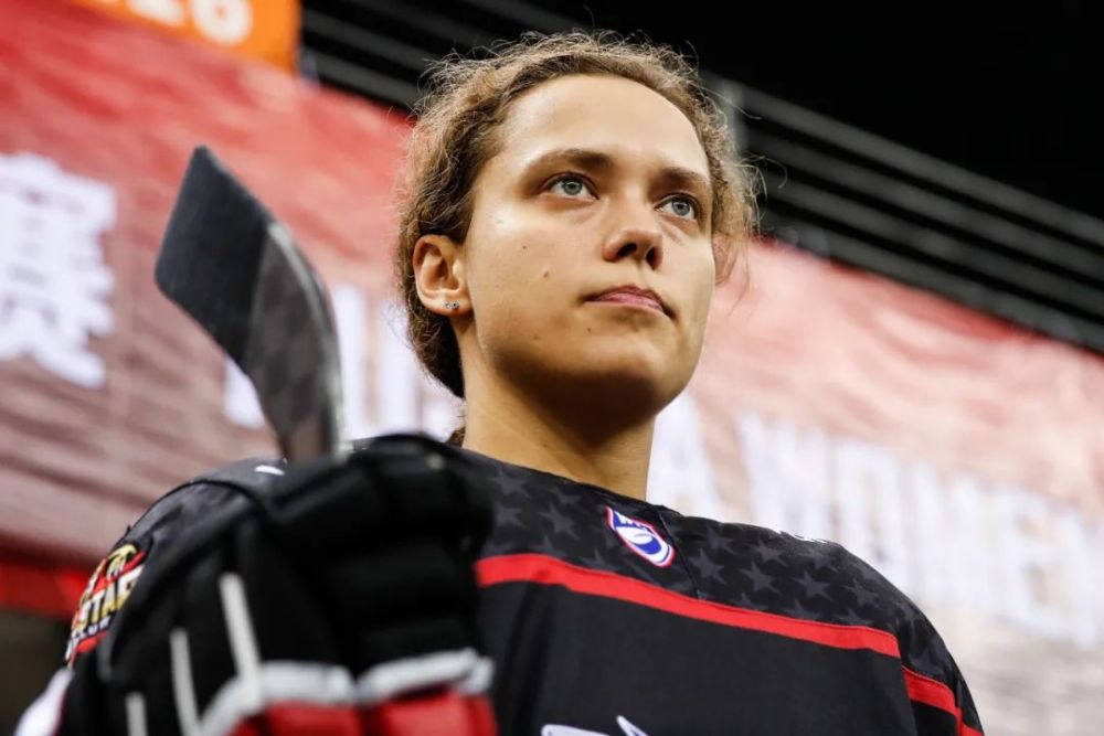 我们的队员丨丽贝卡在中国的神奇旅程深圳夺冠之后冬奥会赛场送助攻