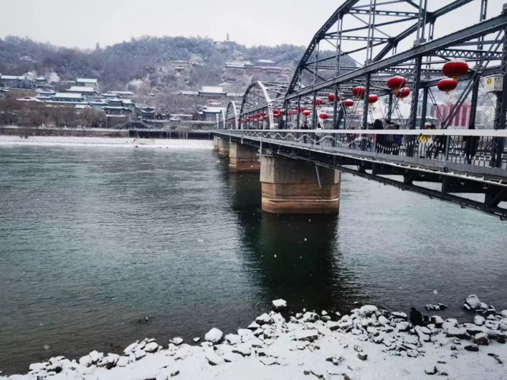 甘肃兰州雪景图片