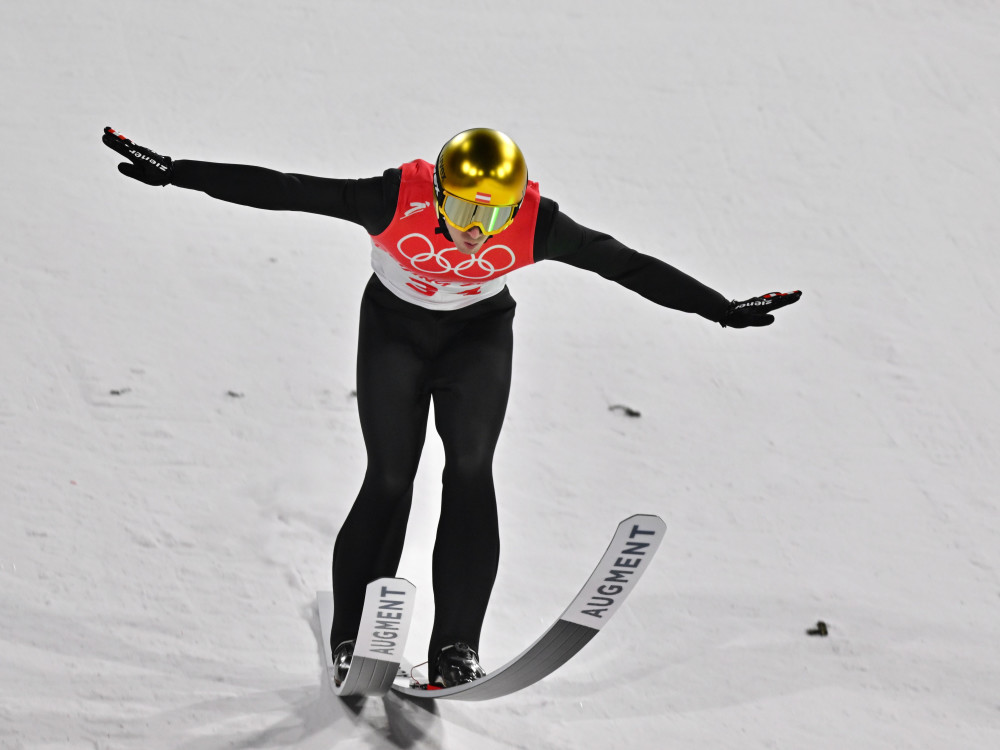 跳台滑雪北京冬奥会图片