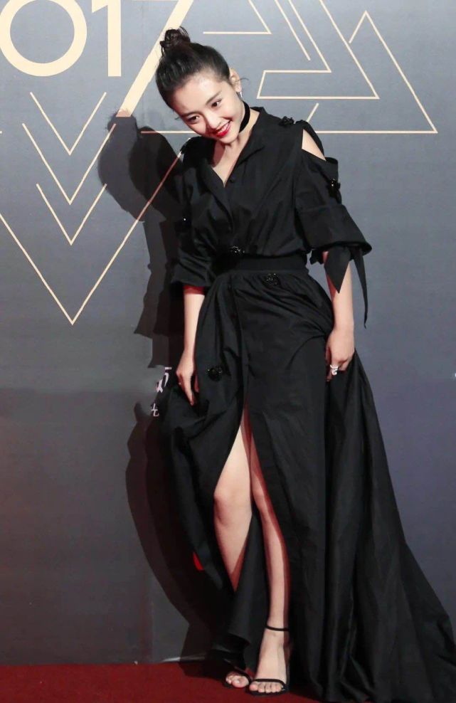 吴倩"美"回来了!红毯图也不p一下,真实状态藏不住