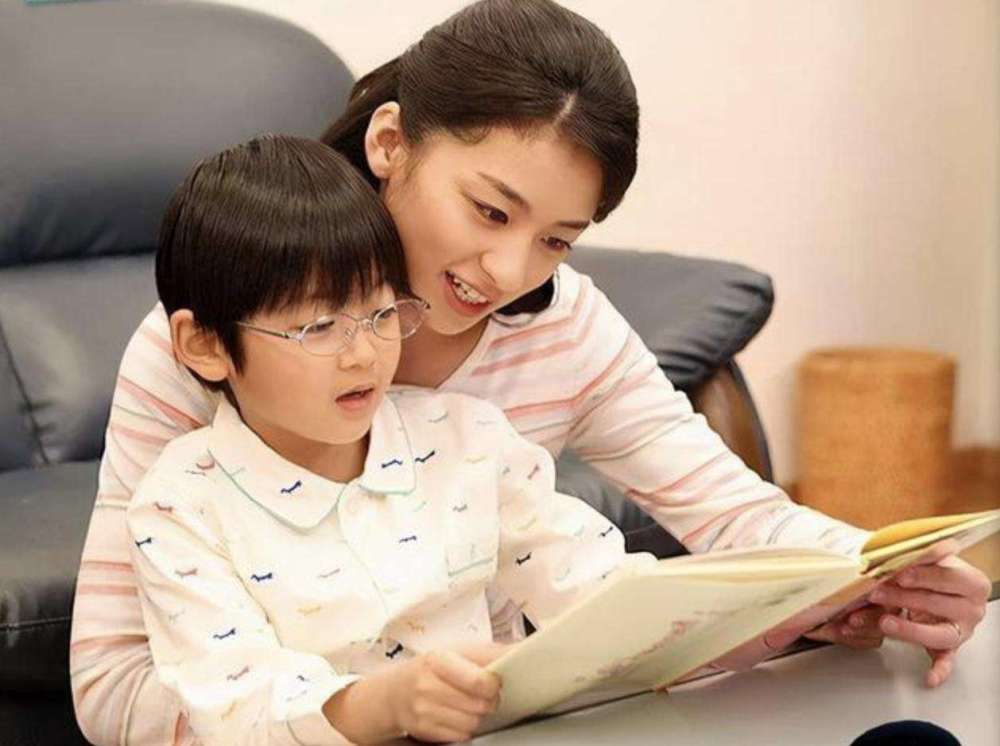 女儿被养成小霸王被幼儿园退学婆婆来了之后用一招化解