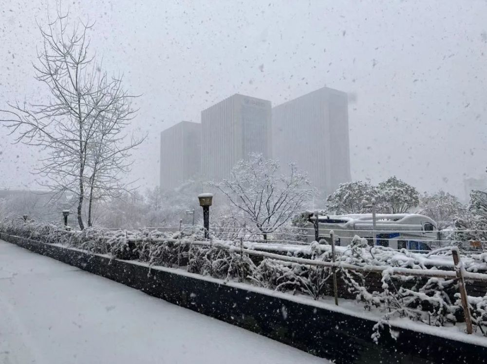 暴雨暴雪都要来9省下雨8省下雪的简单介绍