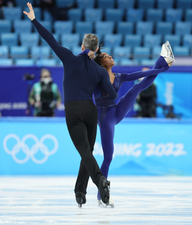 冬奥会滑冰双人图片