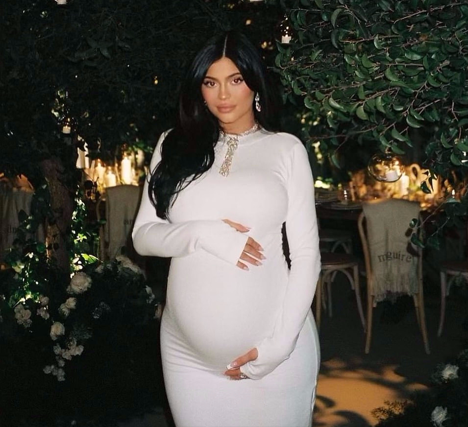 富婆金小妹官宣生二胎儿子啦!晒新照报喜讯,挺9个月孕肚秀身材插图1