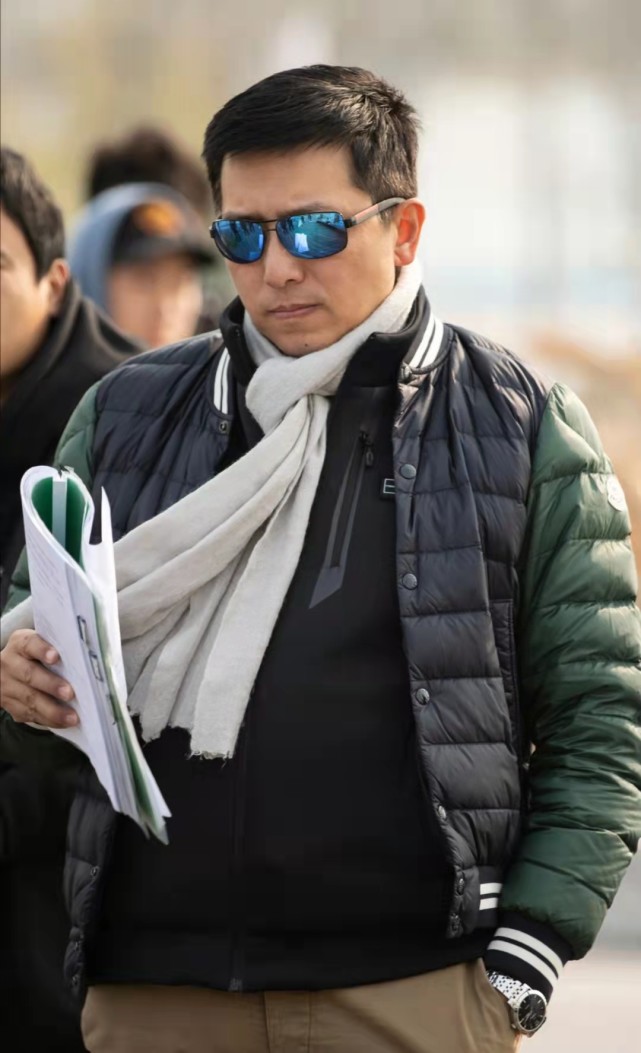 《老闺蜜》热播,收视口碑双丰收,最温情导演乔梁,获赞乔式美学