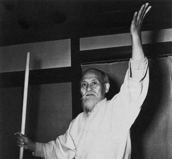 空手道是从古代就流传下来的空手搏击功夫,而空手道的原型就是唐手.