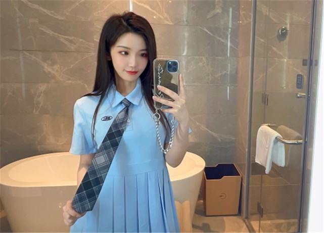 斗你玩诺言alan同台为女神小鹿都拼了看全身照这腿很难不爱
