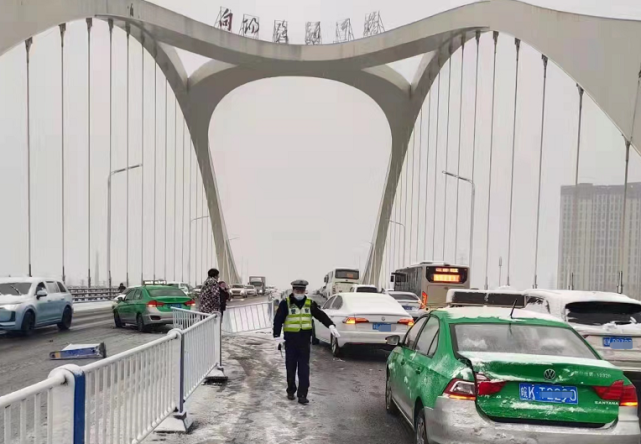 事发西湖大道阜裕大桥向阳路大桥阜阳已启动应对预案