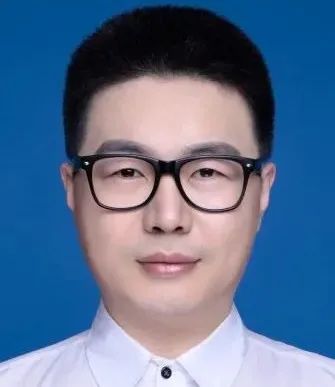 李晓明李晓明,男,医学博士,长春中医药大学附属医院眼科副主任医师