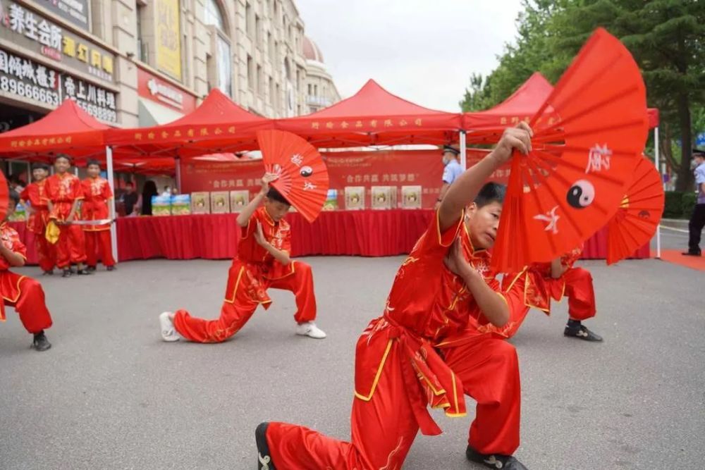 新市民奉獻一場時尚現代的音樂會,以增強新市民的文化獲得感和歸屬感