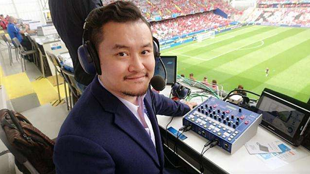 从理工男到解说员妙语连珠情感真挚足球诗人贺炜的解说之路