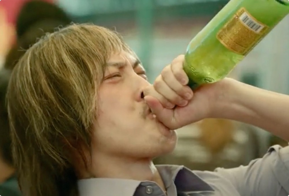 他一出场观众就想笑,尤其是婚礼酒席上"我给你旋儿一个",现在回想起来