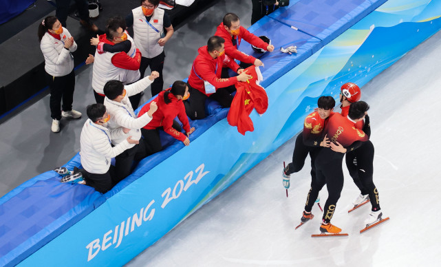 (北京冬奧會)短道速滑——男子1000米決賽:中國選手任子威奪冠(4)