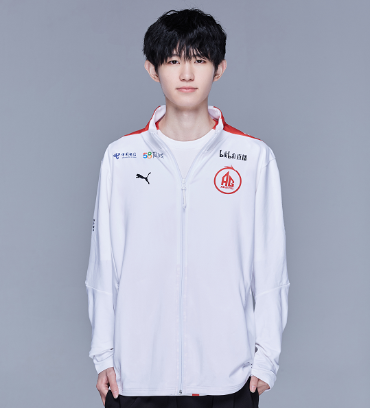 ag超玩会新赛季定妆照出炉一诺真的太帅了爱思的胡须是亮点