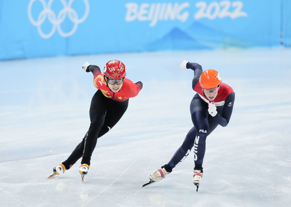 当日,北京2022年冬奥会短道速滑项目女子500米比赛在首都体育馆举行.