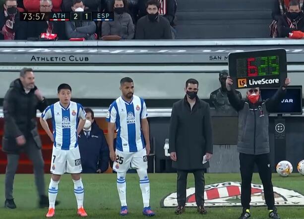 5 9分 武磊踢了19分钟4数据挂零 一次低级失误让莫雷诺气炸了 天天看点