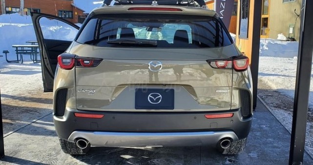 2022款"马自达cx-50"街头亮相,质感一流,网友表示:坐等国产