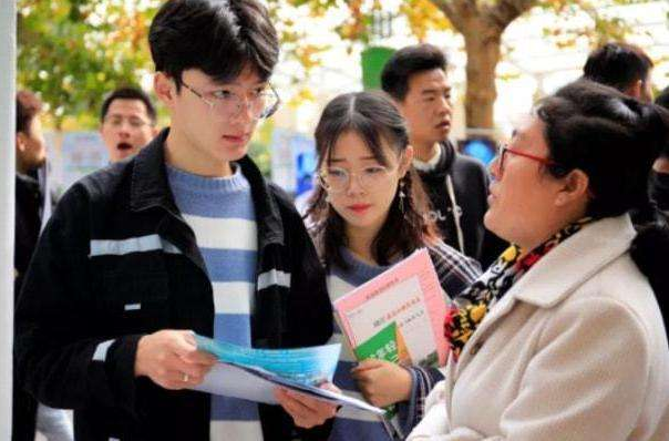 都市教师小说排行_2022毕业生“向往城市”排名更新,北京未进前三,榜首在意料之中