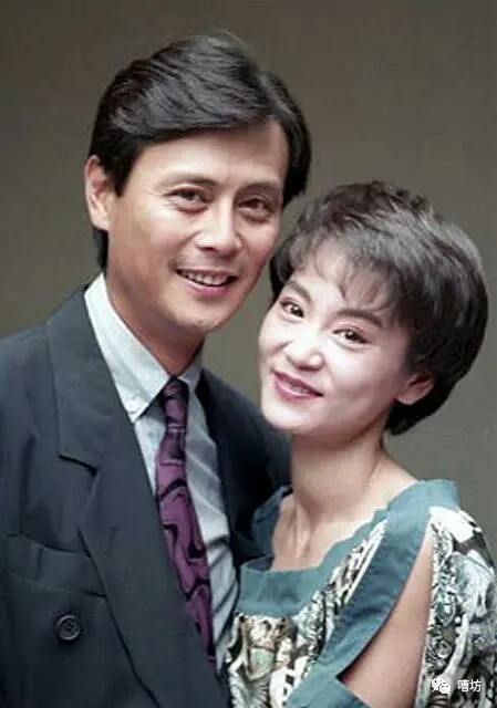 **终刘德凯与前妻离婚,可他也并未立刻便娶了刘雪华,而是以各种理由