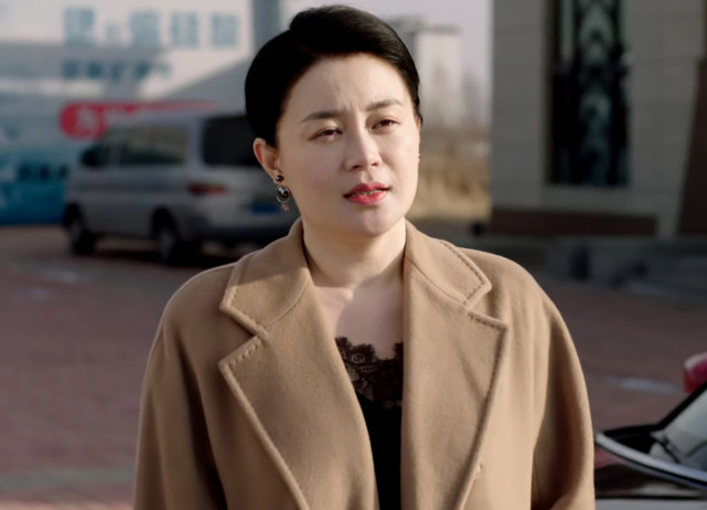 "也没有成功,醉酒的谢广坤赶上了比赛,并且带着"怀恨之心"举报刘英娘