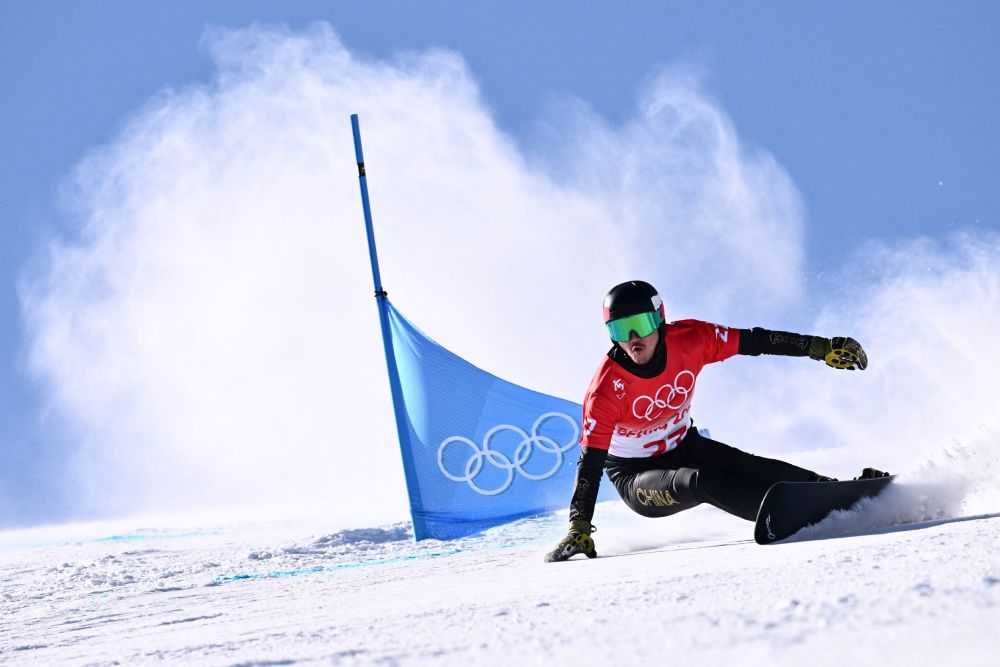 北京冬奥会单板滑雪男子平行大回转 奥地利人夺冠上届亚军出局_腾讯