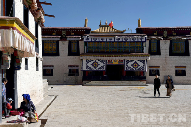 【藏北故事】留在心中的歌:从拍摄孝登寺看那曲镇新变化