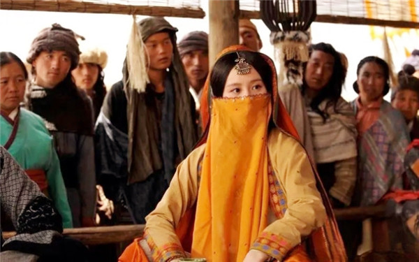 中来,如果发生什么意外,那很有可能这些有波斯血统的子嗣继承了皇位