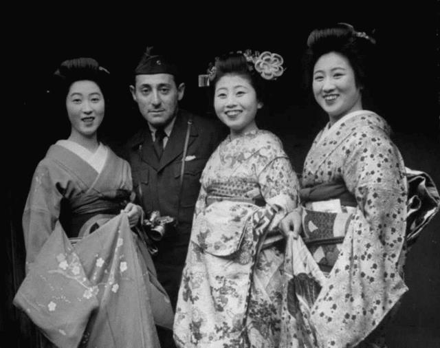 古代日本人能矮到啥程度百年前的武士照片曝光后让人不忍直视