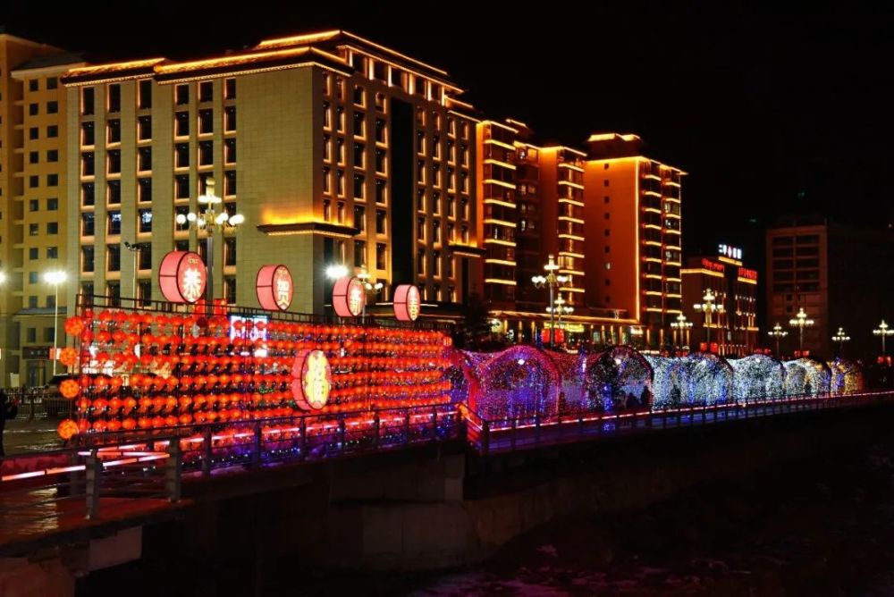 流光溢彩的卓尼夜景怎一个美字了得