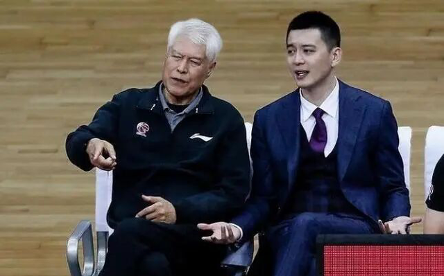 有第二阶段缺席的蒋兴权指导,还有因伤停赛的韩德君,郭艾伦和张镇麟