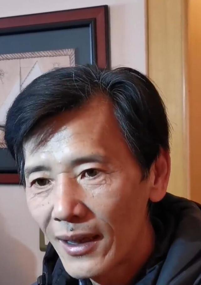 丈夫王嘉明视频连线水庆霞:你心思都在女足上,我有危机感了