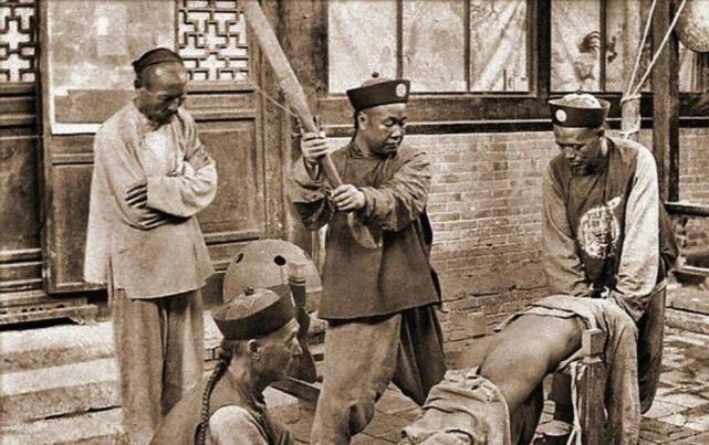 古代的杖刑真实情况如何别被电视骗了打二十杖都难扛下来