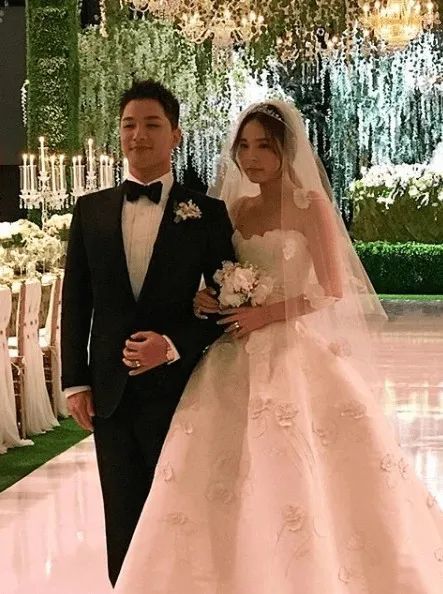 bigbang私生活最乾淨的太陽在2018年2月與閔孝琳結婚,去年12月成為