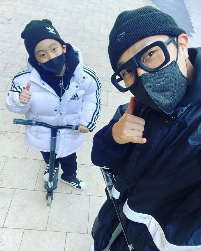 haha晒和大儿子dream的合照