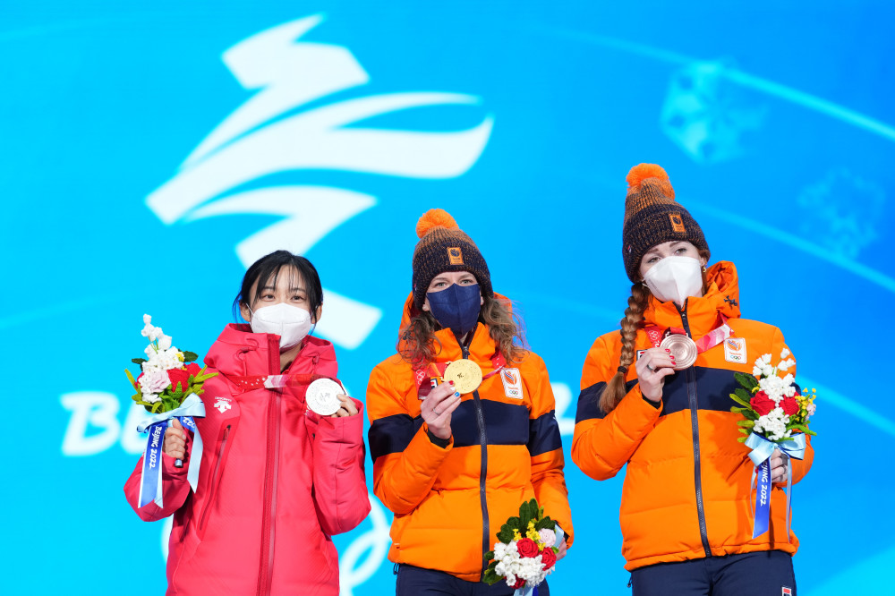 北京冬奥会速度滑冰女子1500米奖牌颁发仪式