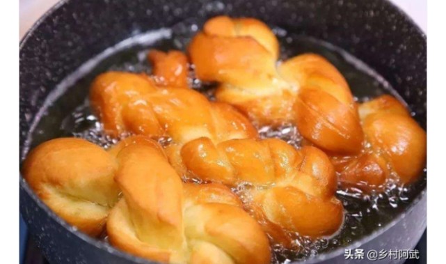 炸油条该怎样和面你会吗?