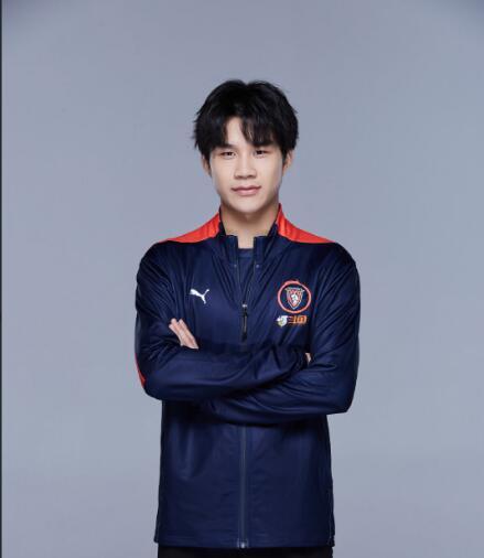 lgd大鹅对阵dyg,上演a组首战,江城回归首发,湘军与小义合体!