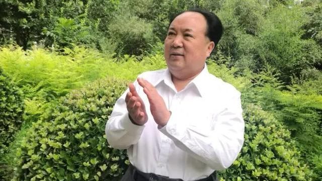 自称是古月徒弟取名古小月官方认可的特型演员却以走穴为生