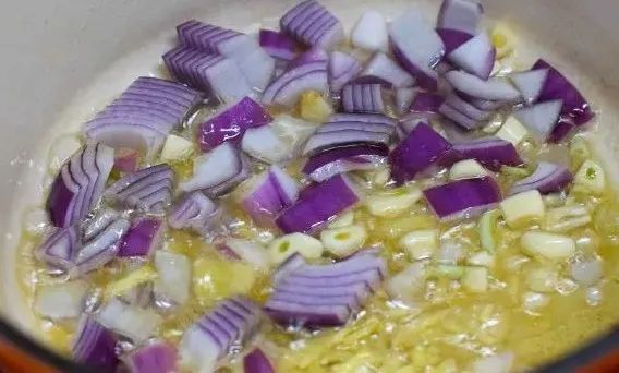 砂锅煲汤哪种好_各种砂锅的汤用什么什么做_煲汤砂锅哪种材质的好