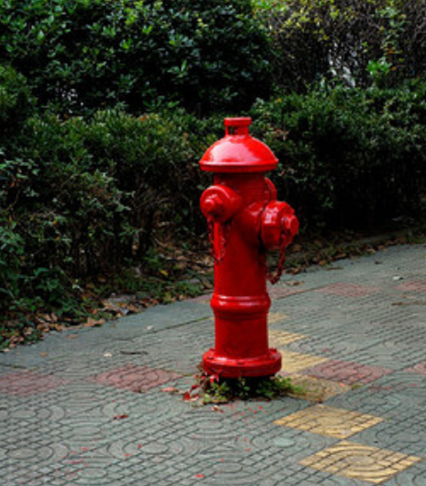 事发福建男子多次破坏路边消防栓盗走52个铜头被当场抓获