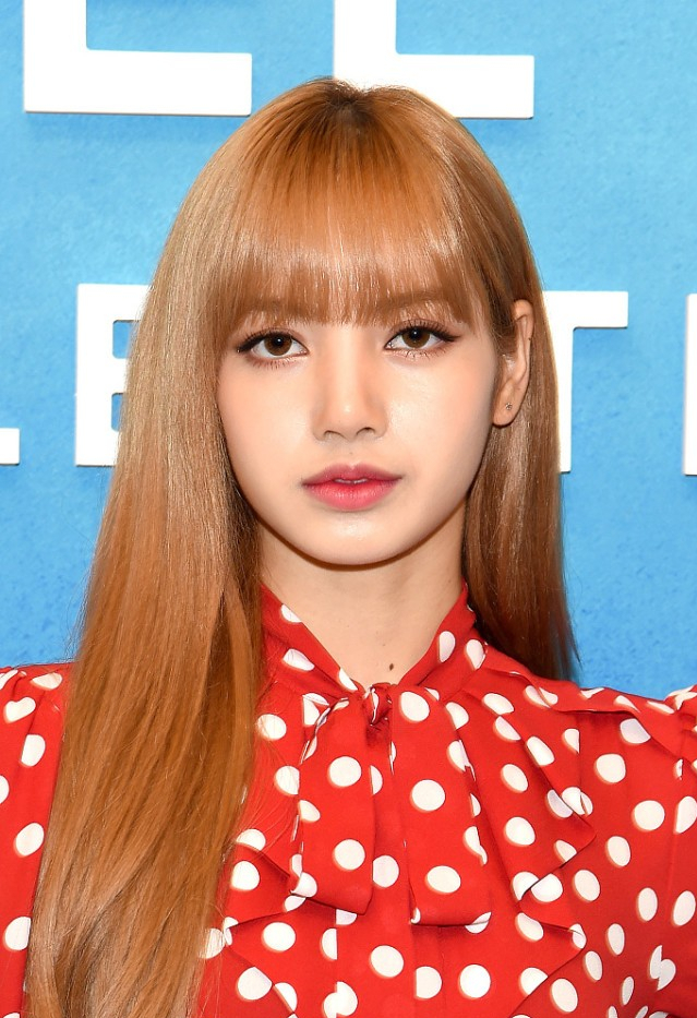 lisa同款金发如何搭出高级感穿衣配色是关键穿衣讲究可不少