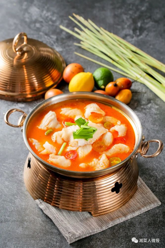 版纳野果酸汤鱼丨云水肴菜品