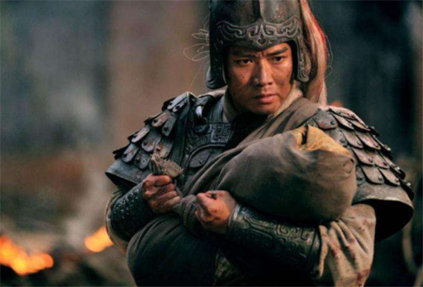 依据正史分析,两人根本就不在同一档次|张飞|曹操|吕布|关羽|赵云