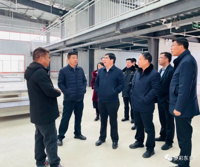 2月9日上午,县委副书记,县长马良佐带领副县长杨志君