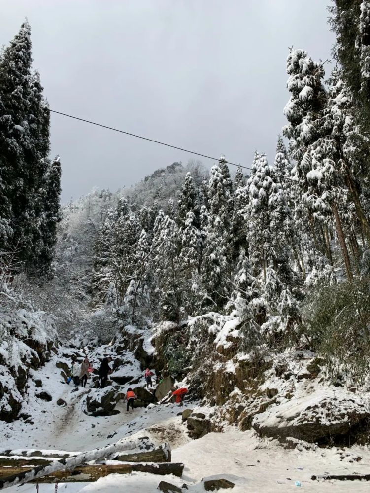 神瀑沟旅游景区雪景图片