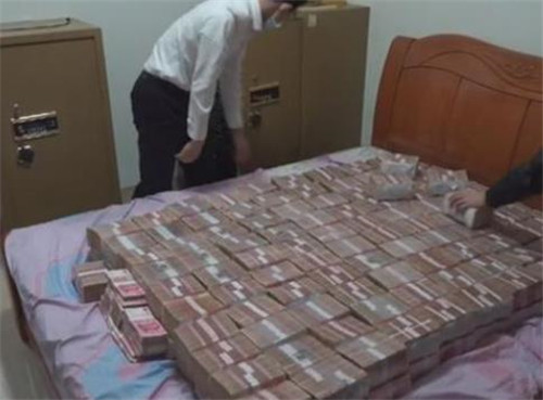 贵州七旬老太,诈骗700万,家中堆满现金,为何法院判她无罪 案例