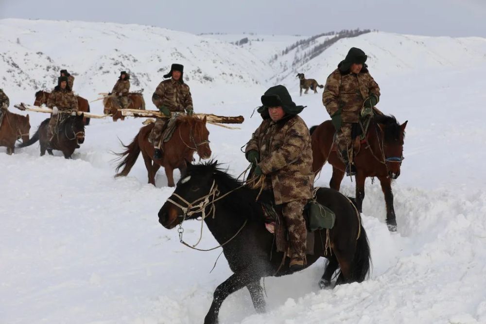 我为祖国守边疆当时有人拔出刀子我就立刻扑了上去